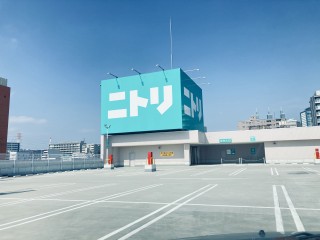 2本線の駐車場
