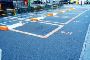 ロック板駐車場